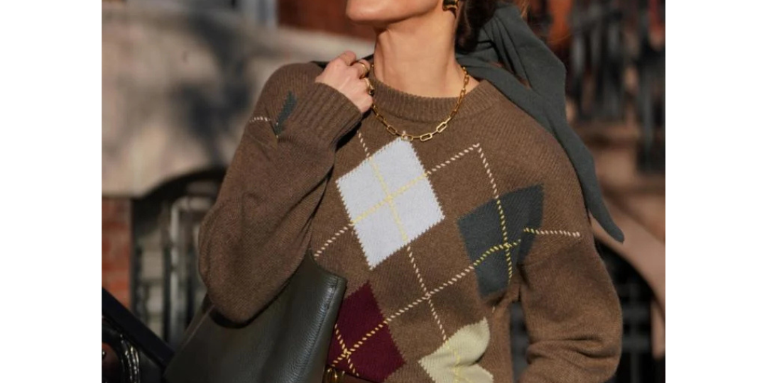 Sweater Weather: The Coziest Knitwear for Fall